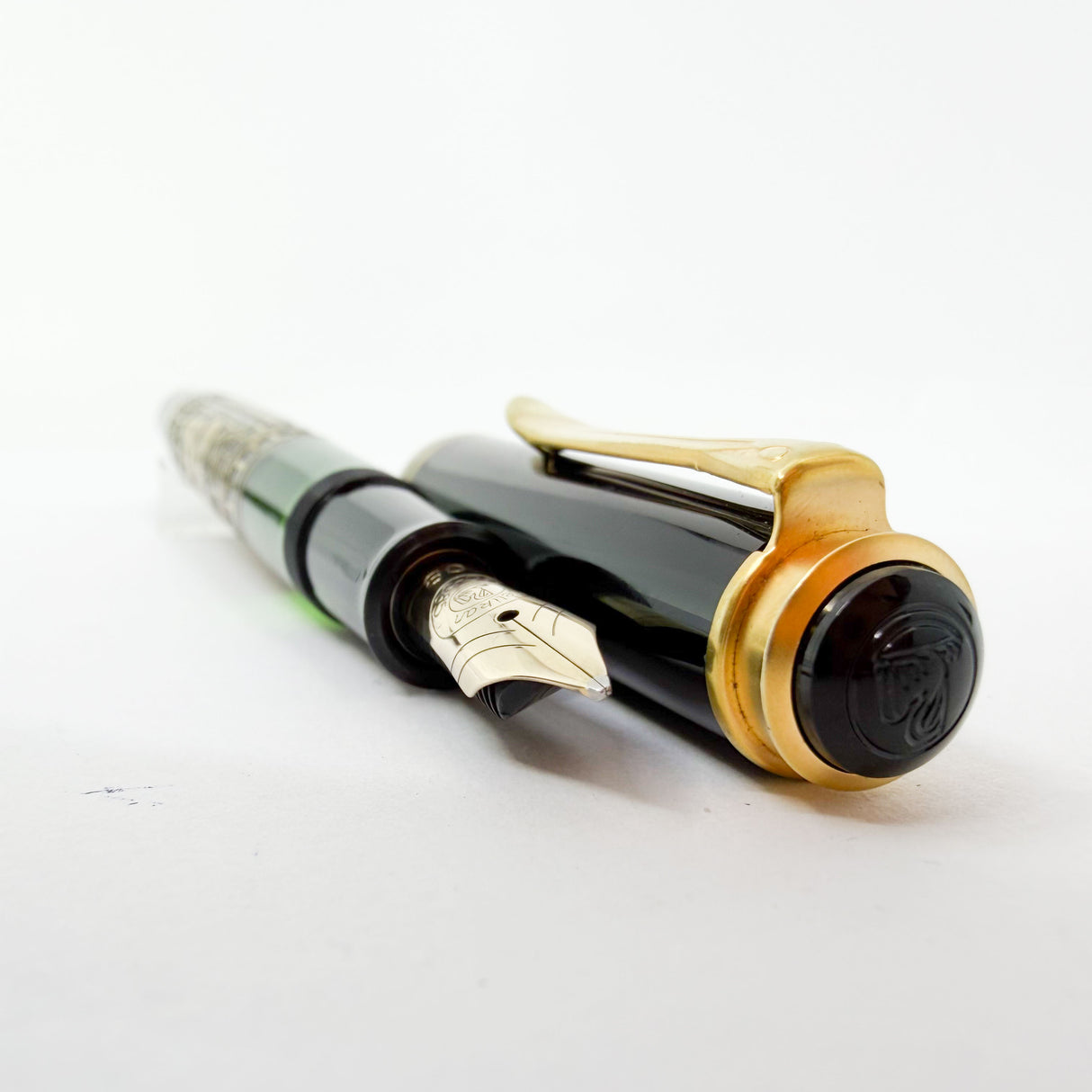 Pelikan M700 Toledo Fountain Pen - Oblique Broad 14kt Gold Nib - Circa 1990s