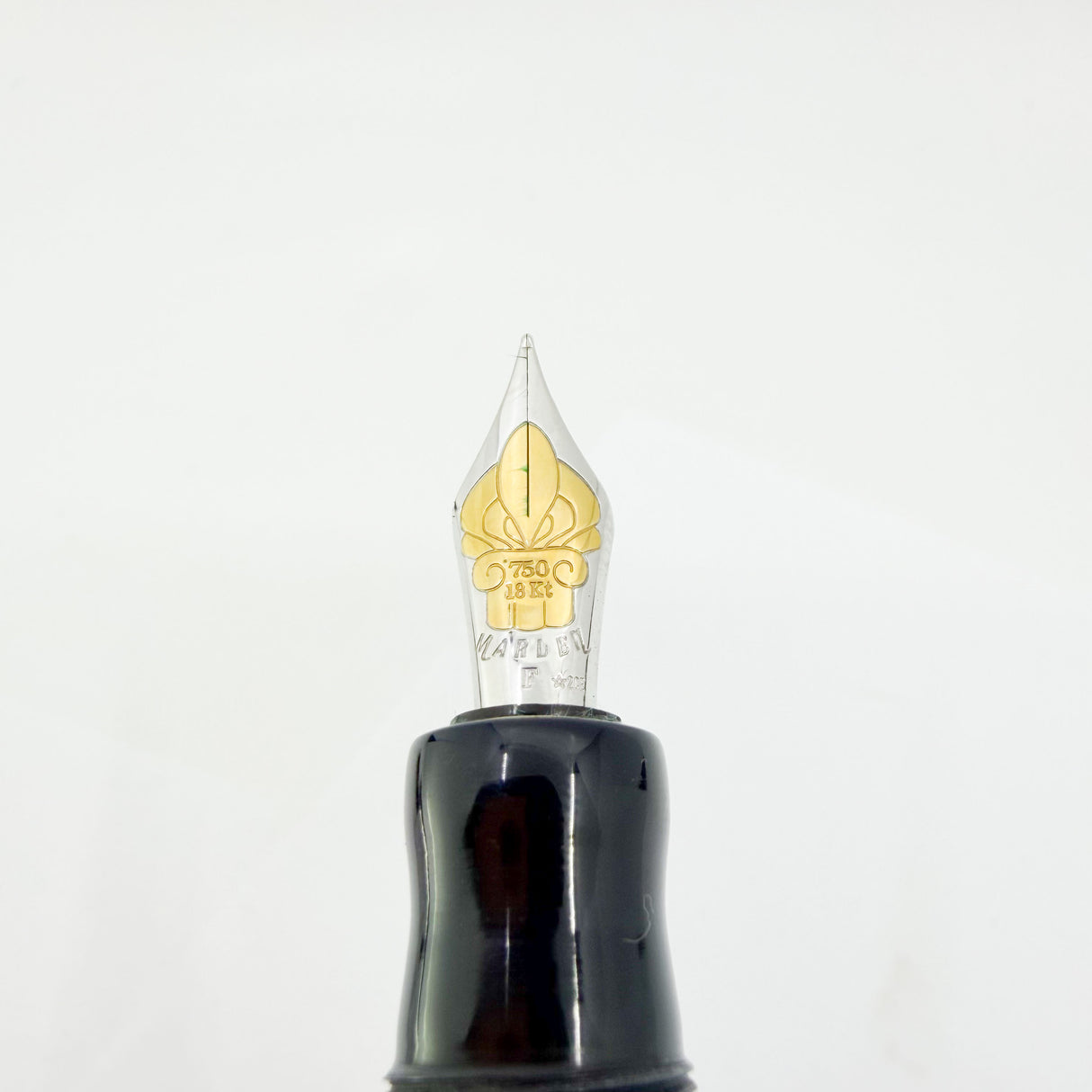 Marlen 21 "Marble" Fountain Pen - Fine 18kt Gold Nib
