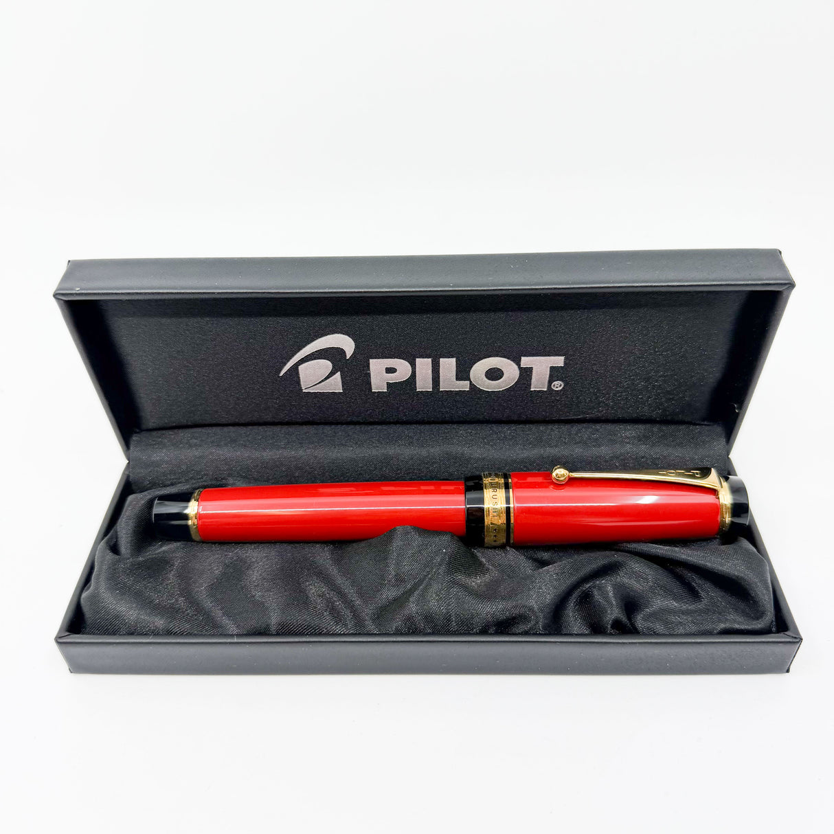 Pilot Namiki Custom 845 Vermillion Urushi Fountain Pen - Broad 18kt Gold Nib