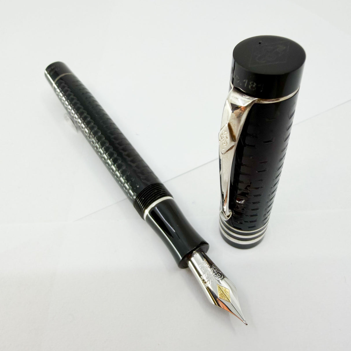 Conway Stewart Duro Heritage Etched Black Limited Edition Fountain Pen - Fine 18kt Gold Nib