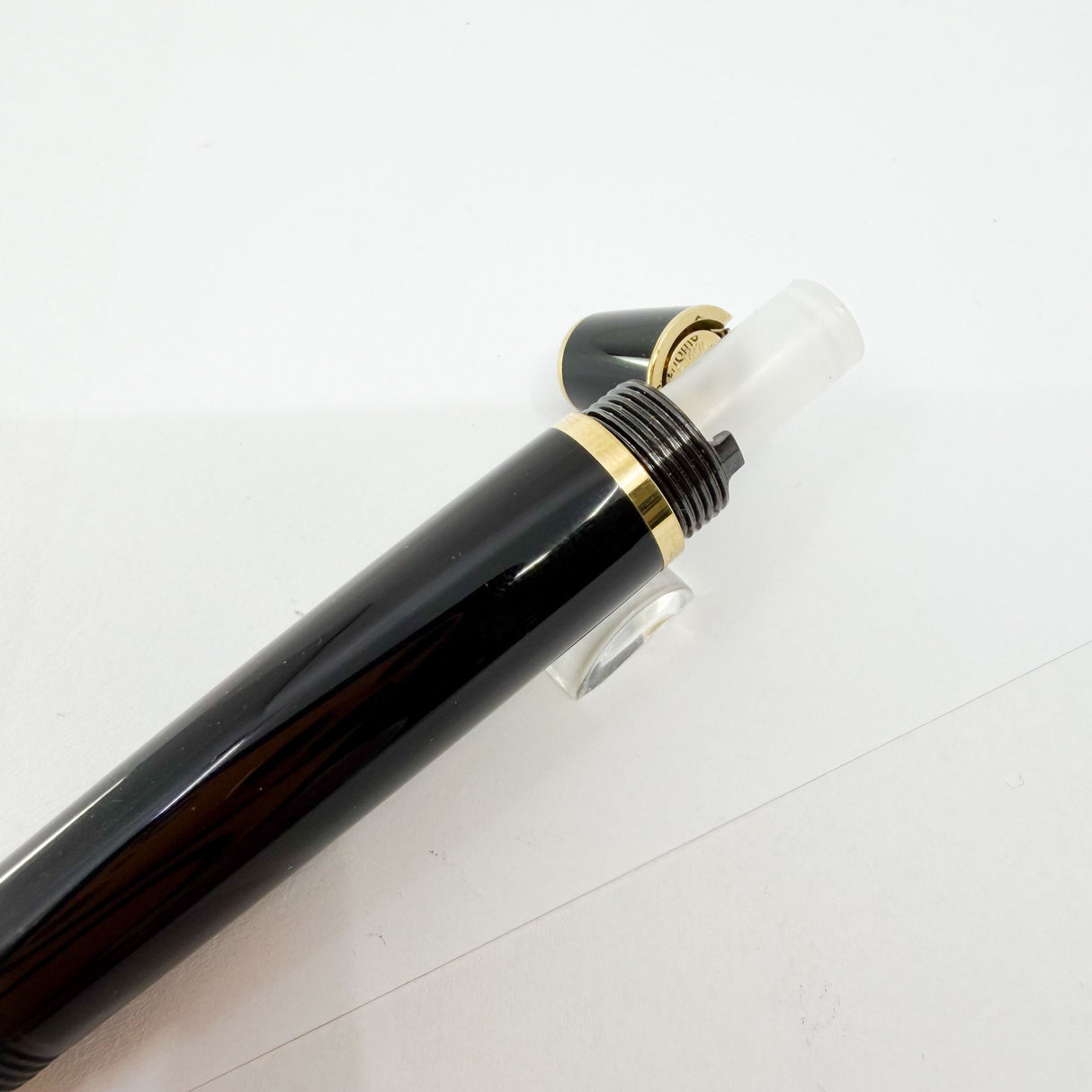 Montblanc Boheme Rouge - Black Resin Fountain Pen - Retractable Medium 18kt Gold Nib