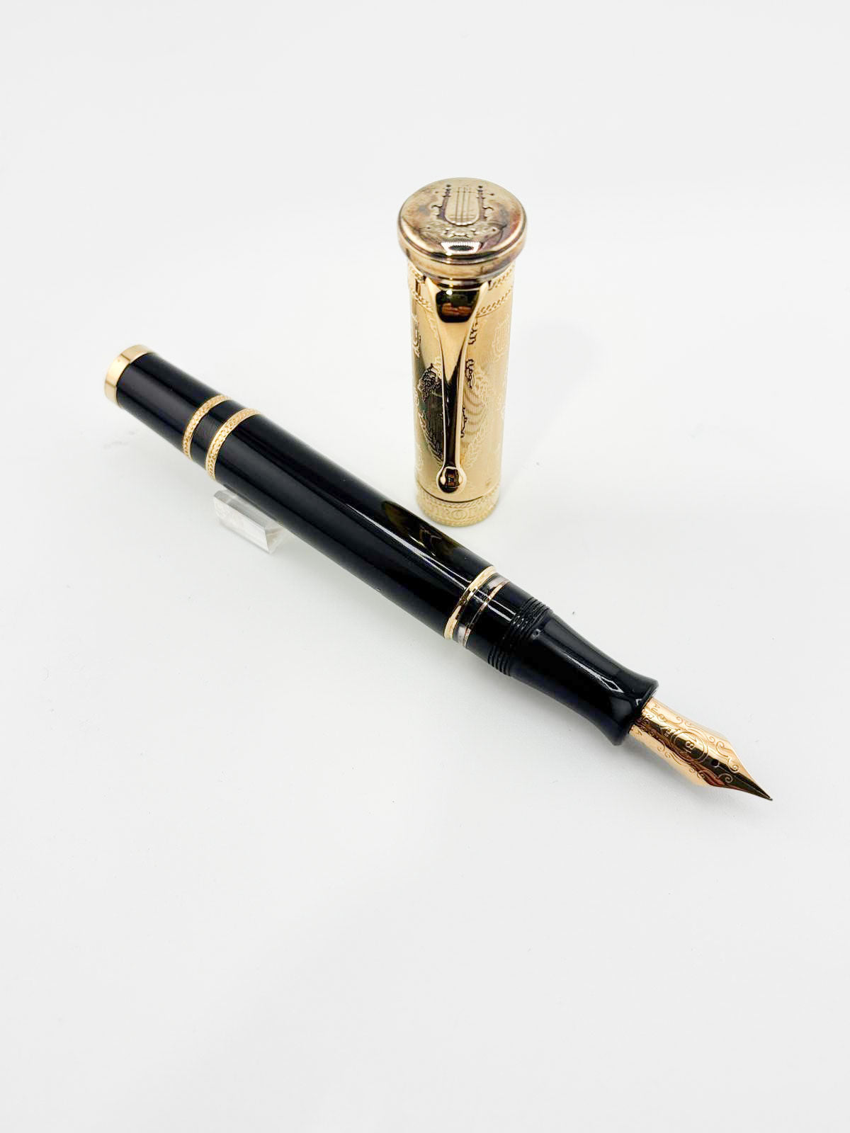Aurora Guisseppe Verdi Opera Doue Limited Edition Fountain Pen - Extra Fine 18kt Gold Nib