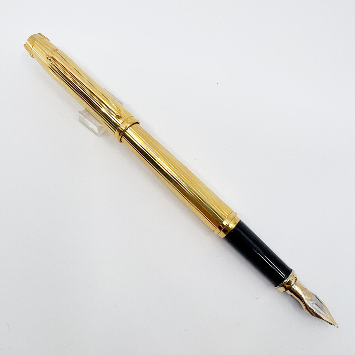 Elysee Parthenon Fountain Pen with 18K Gold-Plated Vertically Etched Body - Medium 2-Tone 18kt Gold Nib