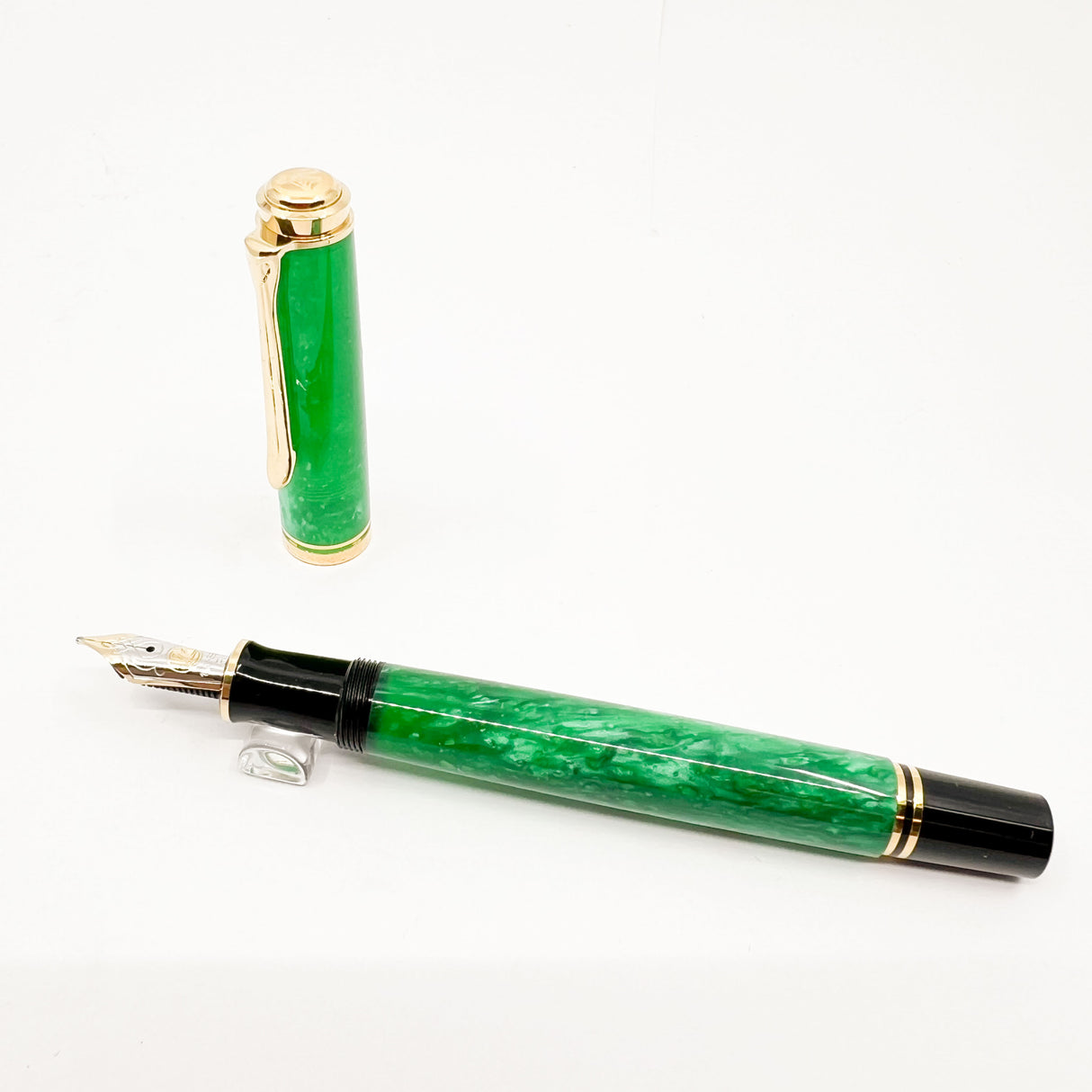 Pelikan M600 Vibrant Green Fountain Pen