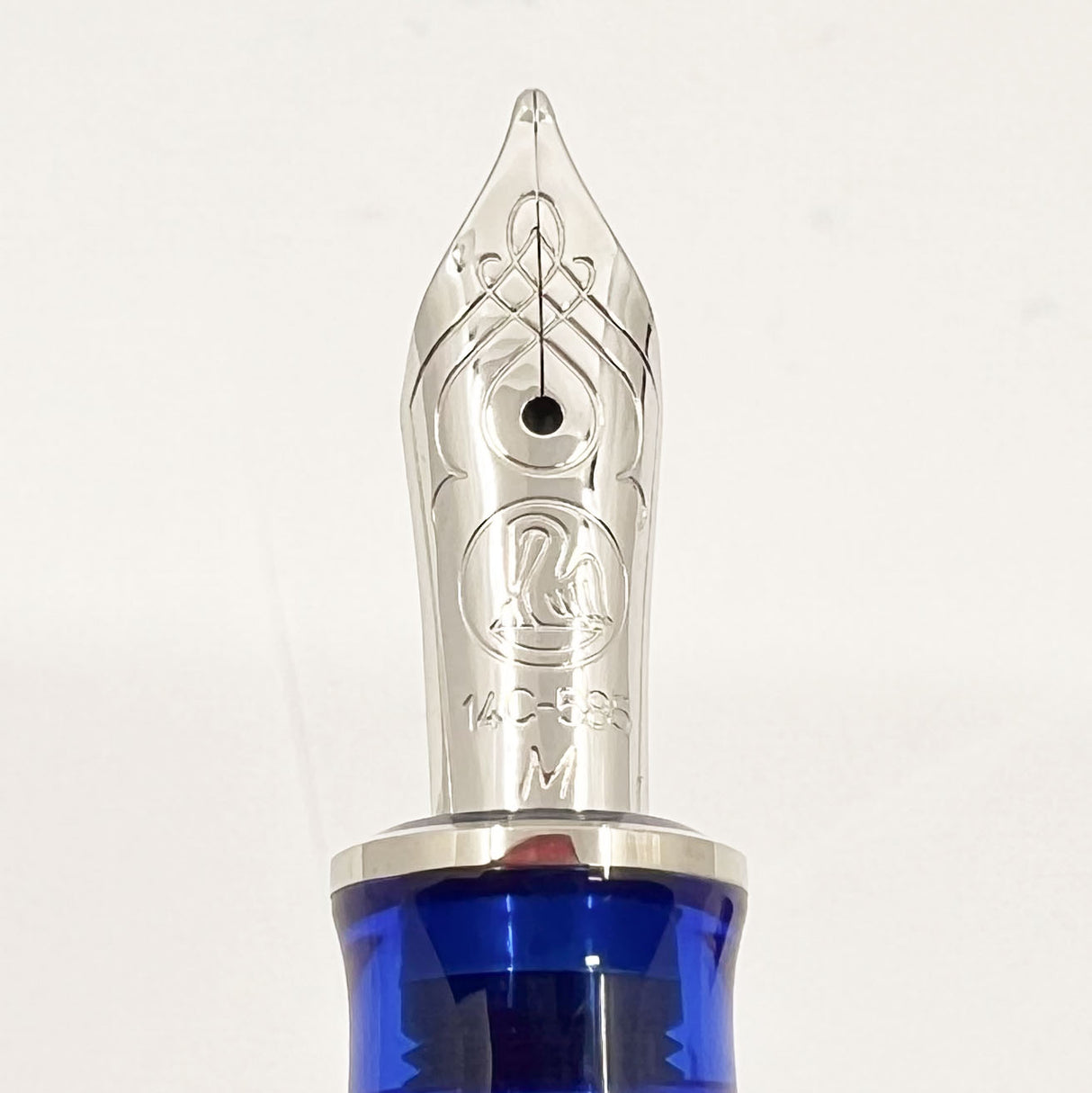 Pelikan M605 Marine Bright Blue Transparent Fountain Pen - Platinum Plated Trim