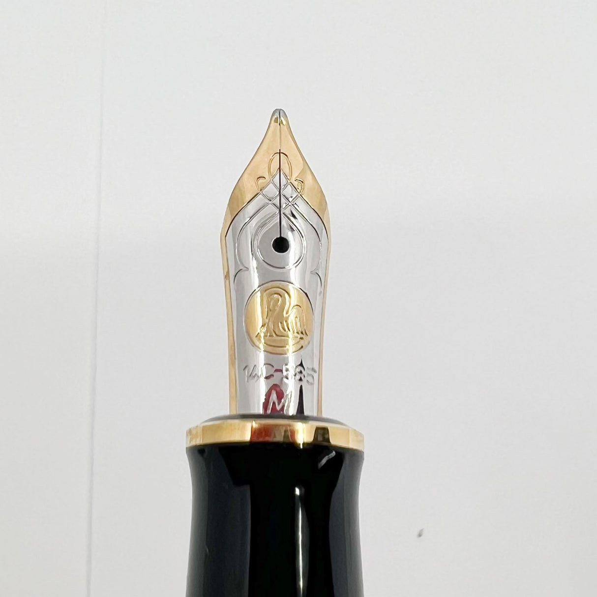Pelikan M600 Vibrant Green Fountain Pen