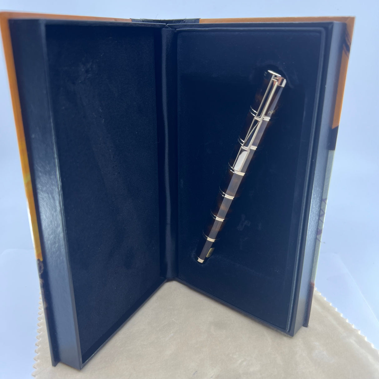 Montblanc Cervantes (Don Quixote) Writer's Limited Edition Fountain Pen - Fine 18kt Gold Nib