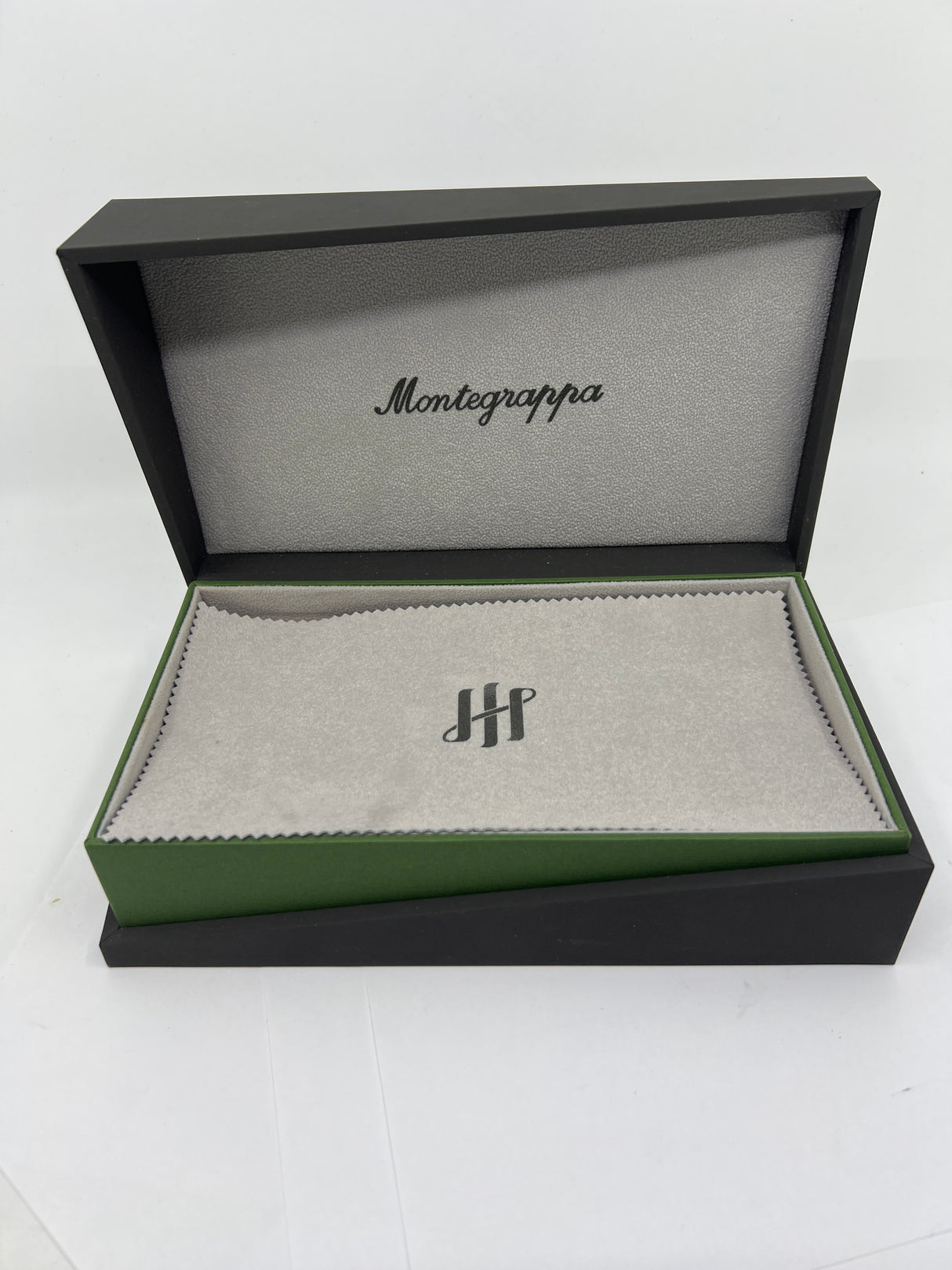 Montegrappa Quatttro Zero Black Squared / Brushed Gold-Plated Trim Fountain Pen - Fine 14kt Gold Nib