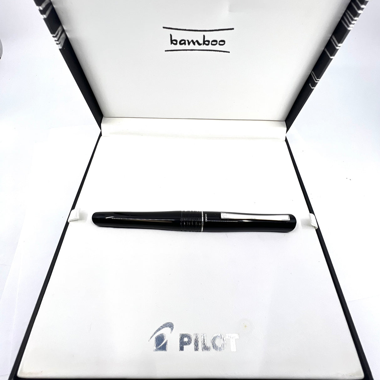 Pilot-Namiki Black Lacquered Bamboo Metal Oversized Fountain Pen - Broad 14kt Gold Nib