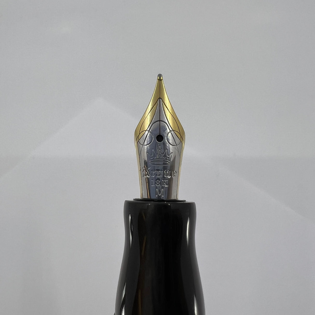 Krone Lustrous Brown Limited Edition Commemorating Iconic NYC Pen Shop Art Brown's 80th Anniversary - Medium 18kt Gold Nib