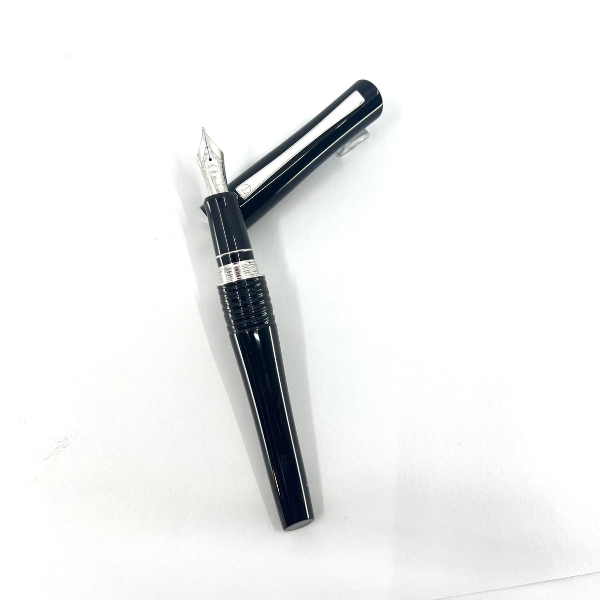 Pilot-Namiki Black Lacquered Bamboo Metal Oversized Fountain Pen - Medium 14kt Gold Nib