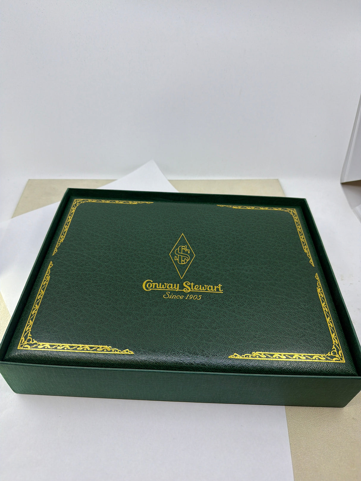 Conway Stewart Duro Heritage Etched Black Limited Edition Fountain Pen - Fine 18kt Gold Nib