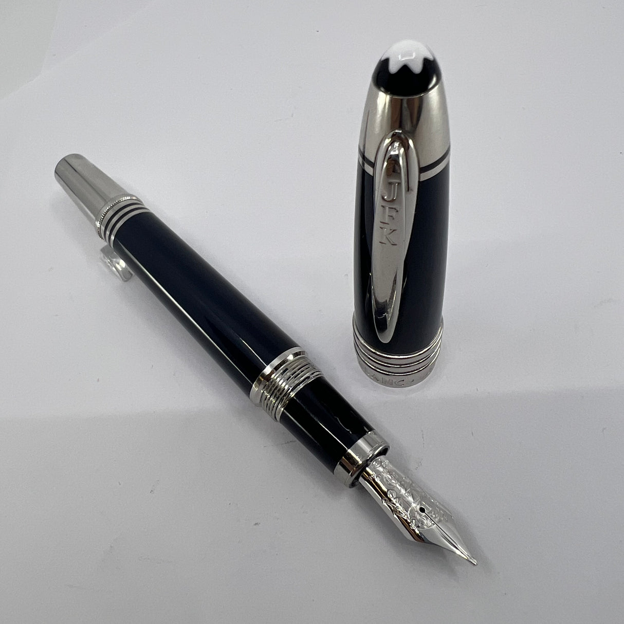 Montblanc John F. Kennedy Special Edition Fountain Pen - Medium 14kt Gold Nib