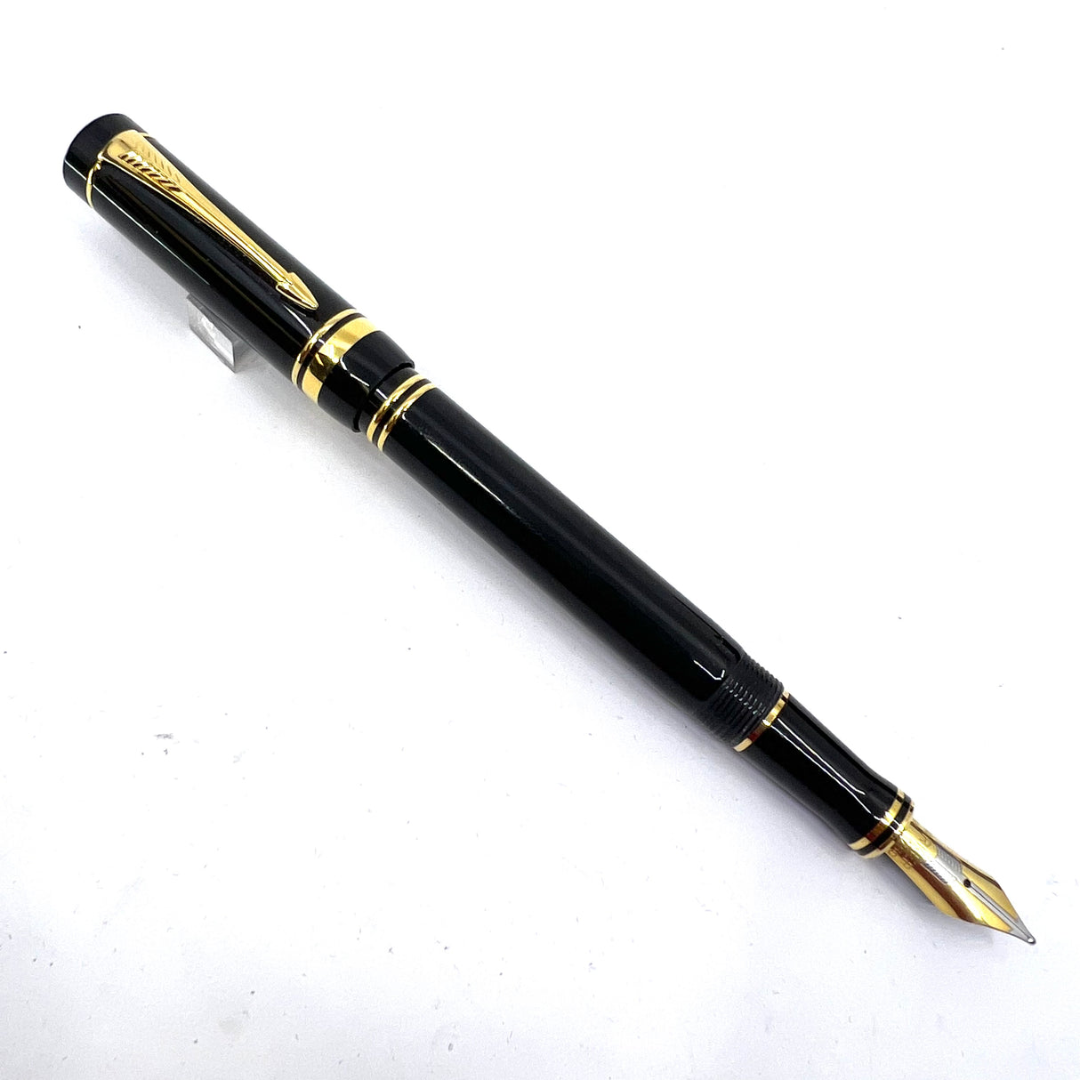 Parker Limited Edition World Memorial Duofold International Fountain Pen - Medium 18kt Gold Nib