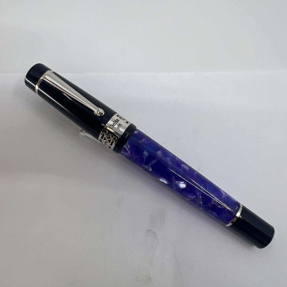 Delta #365 Lustrous Variegated Purple Marbled Barrel/Black Cap Fountain Pen - Medium 18kt Gold Nib