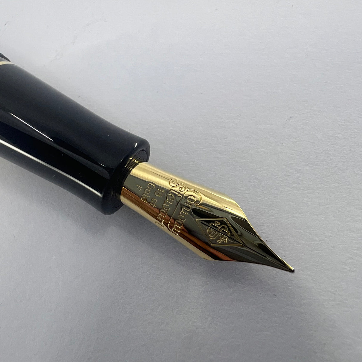 Conway-Stewart UK Charles Dickens "A Christmas Carol" Limited Edition Hand Painted Fountain Pen - Fine 18kt Gold Nib - Number 1 of Only 8 Pens Made (2006)!!!