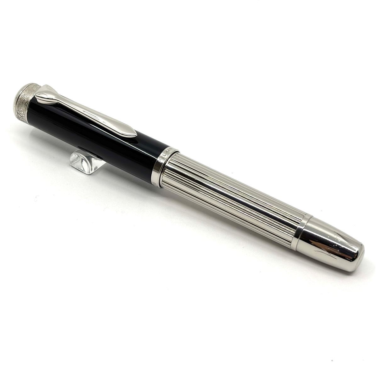 Pelikan M7005 Majesty Fountain Pen - Black Cap/Sterling Silver Barrel