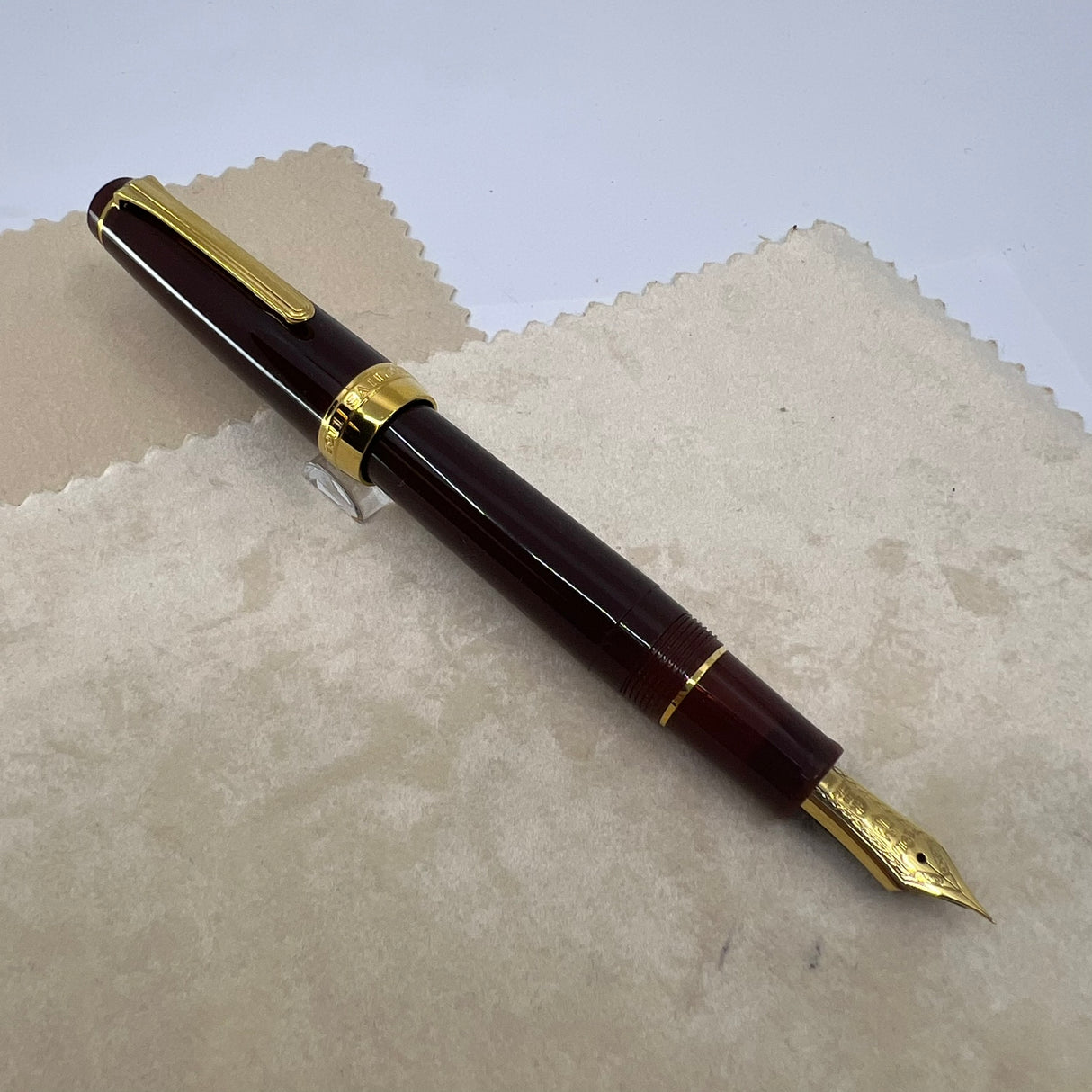 Sailor Standard Professional Gear Brown Fountain Pen - Extra Fine 21 Kt Gold Nib