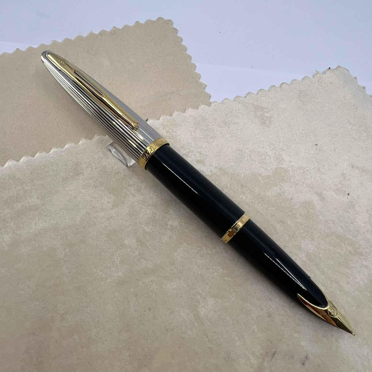 Waterman Carene Deluxe Black Barrel/Silver-Plated Cap Fountain Pen - Fine 18 Kt Gold Nib