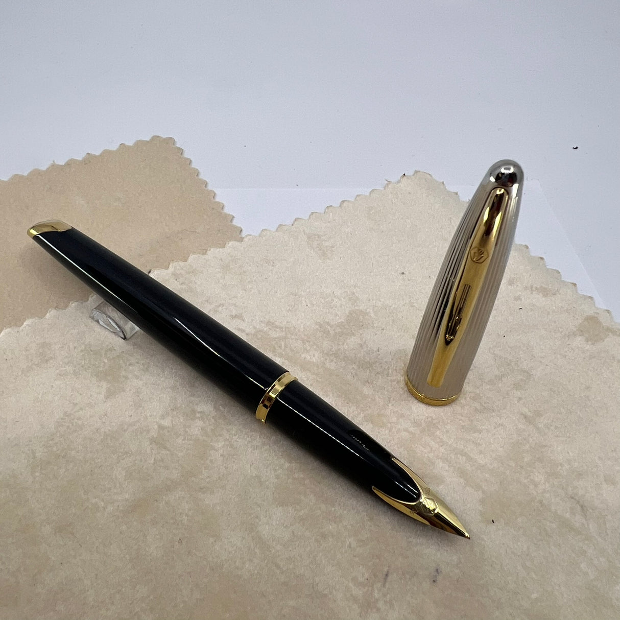 Waterman Carene Deluxe Black Barrel/Silver-Plated Cap Fountain Pen - Fine 18 Kt Gold Nib