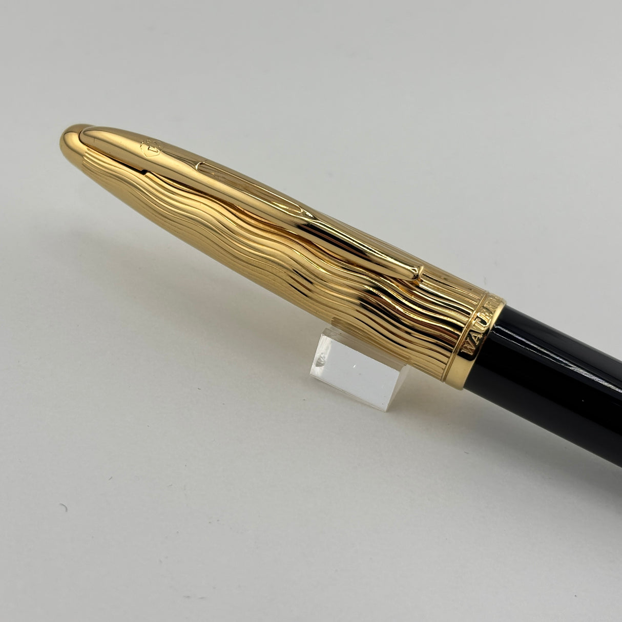 Waterman Carene Deluxe Black Barrel/Gold-Plated Wave Design Cap Fountain Pen - Fine 18 Kt Gold Nib