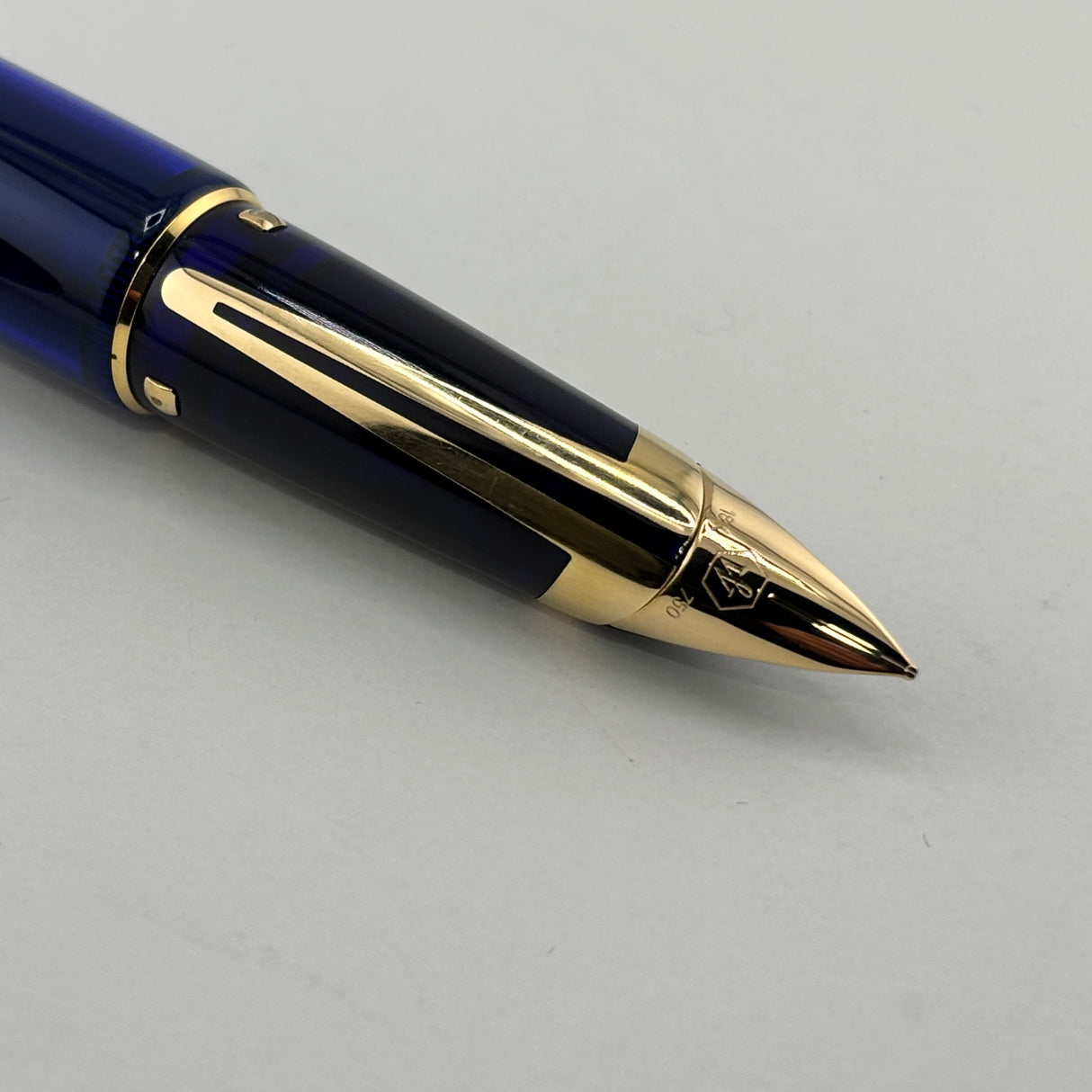 Waterman Edson Blue Translucent Fountain Pen - Medium 18 Kt Gold Nib