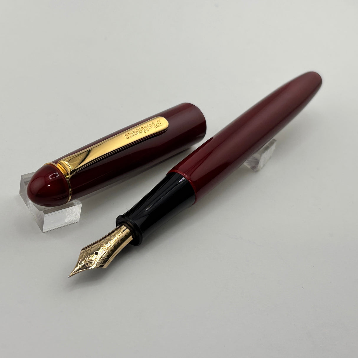 Platinum Rare Red Urushi Aka-Tamenuri Fountain Pen - Fine 18 Kt Gold Nib