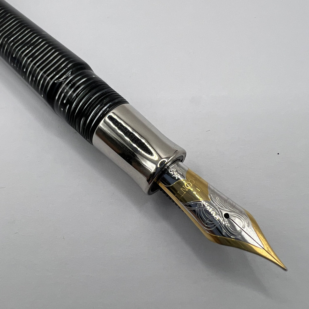 Visconti Wall Street Glittering Silver Celluloid Fountain Pen - Fine 14kt Gold Nib