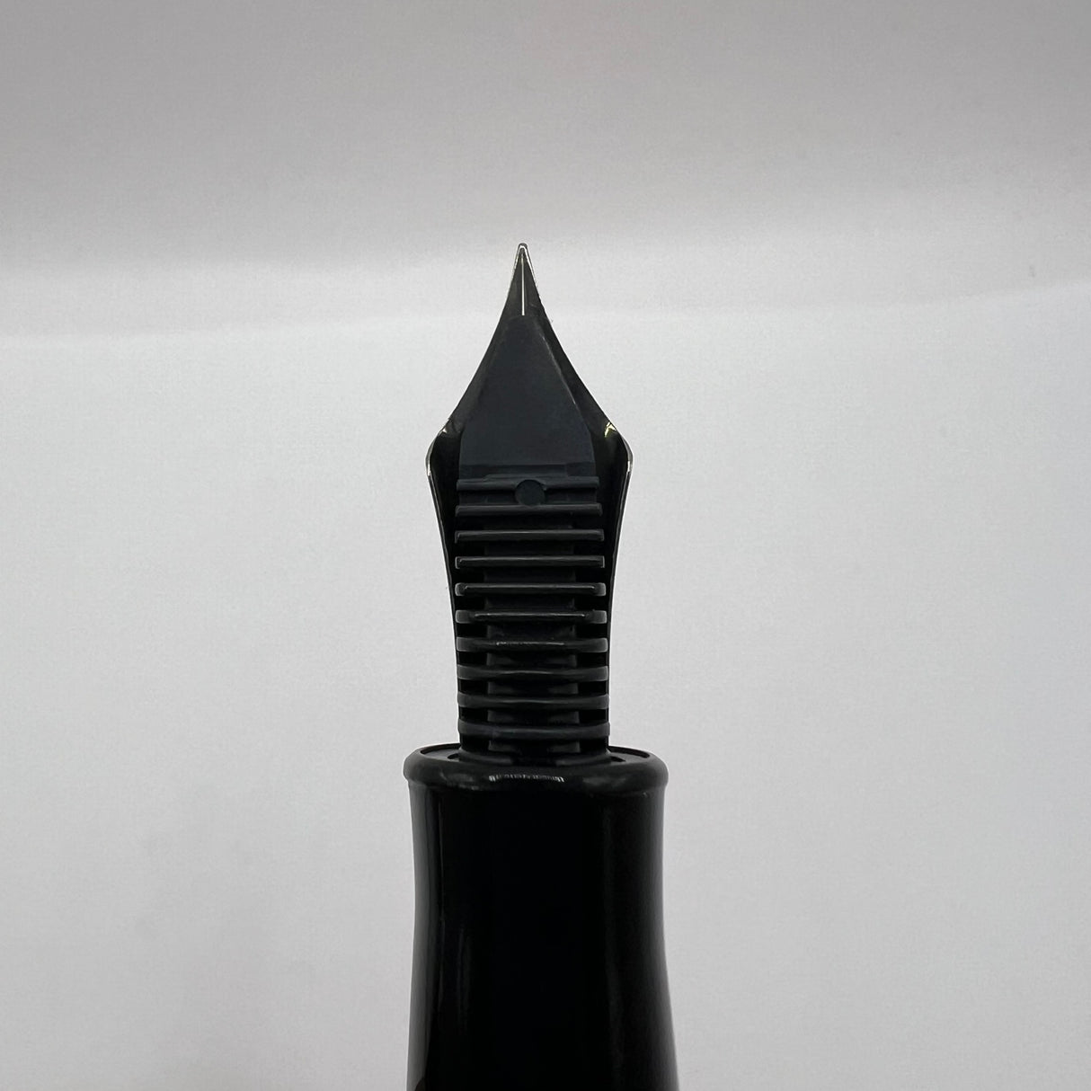 Platinum 90th Anniversary Carbon Fiber 25G Limited Edition Fountain Pen - Fine 18kt Gold Nib