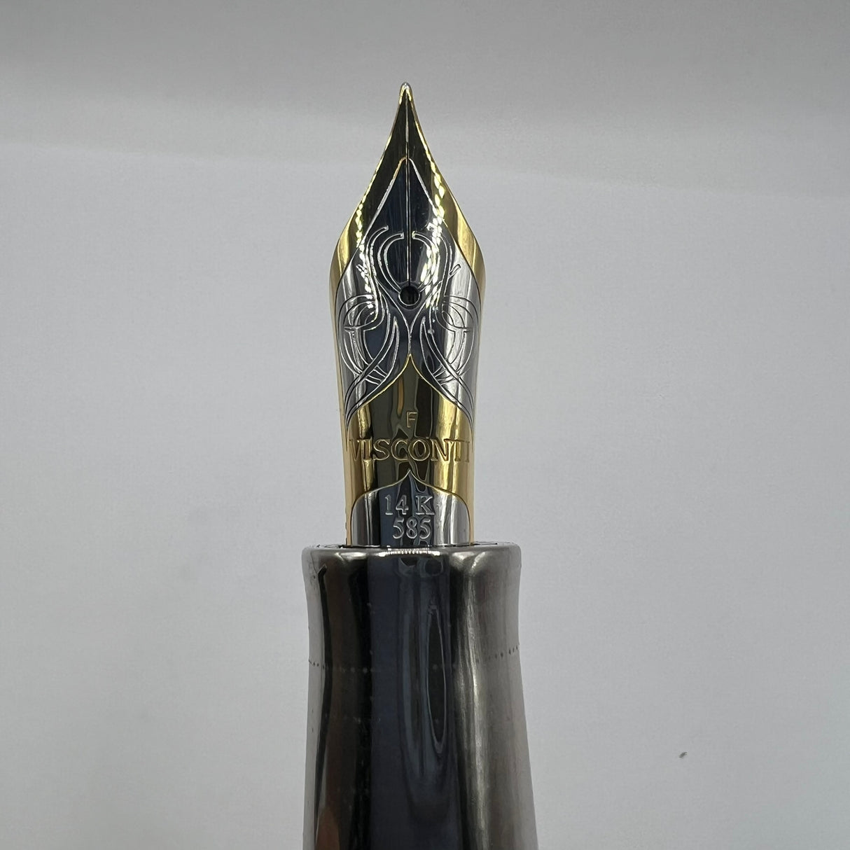 Visconti Wall Street Glittering Blue Celluloid Fountain Pen - Fine 14kt Gold Nib