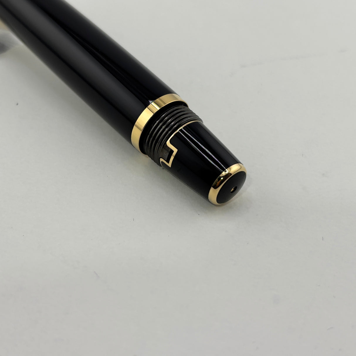 Montblanc Boheme Black Fountain Pen - Retractable Nib - Medium 14 Kt Gold Nib