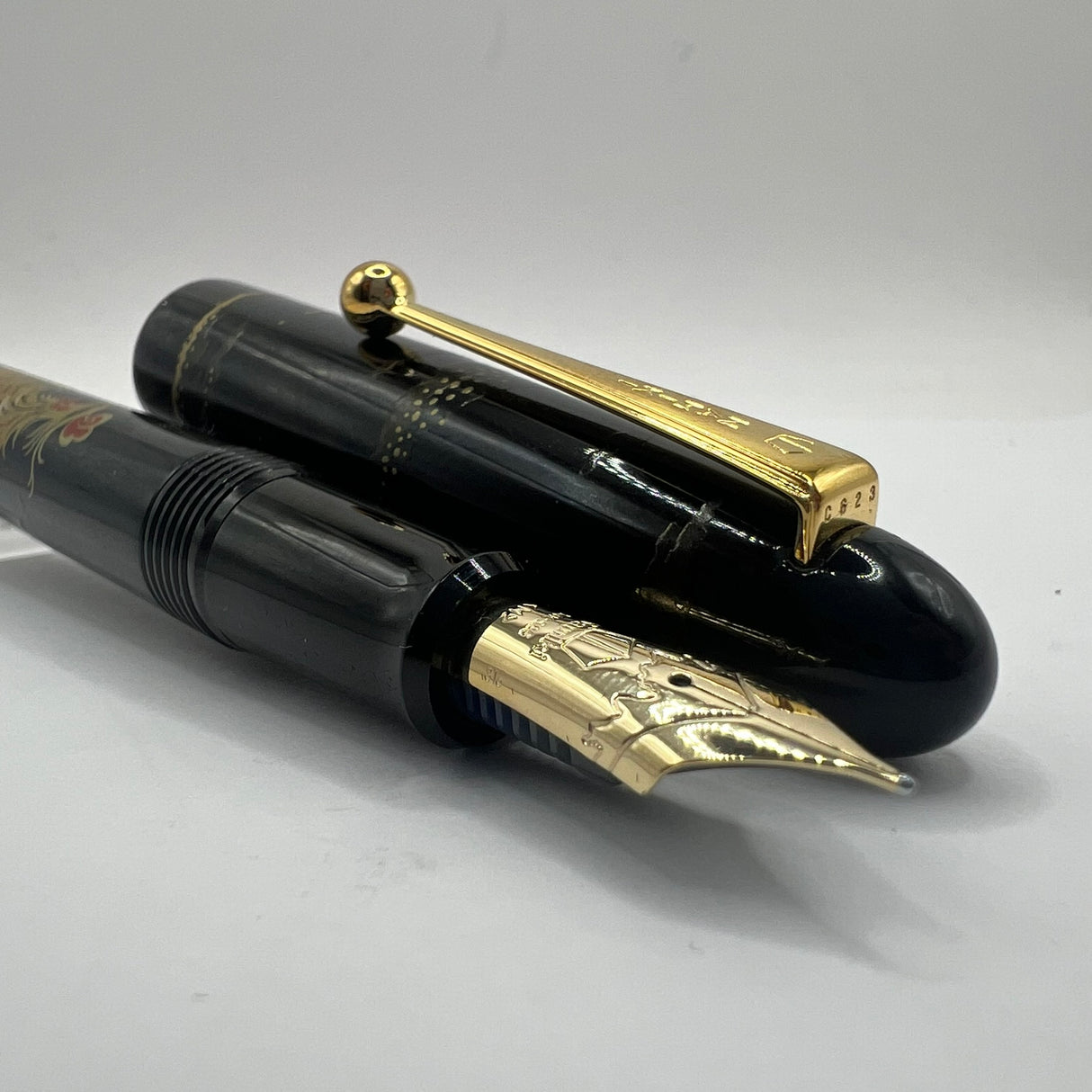 Namiki Nippon Art Chinese Phoenix Fountain Pen - Medium 14kt Gold Nib