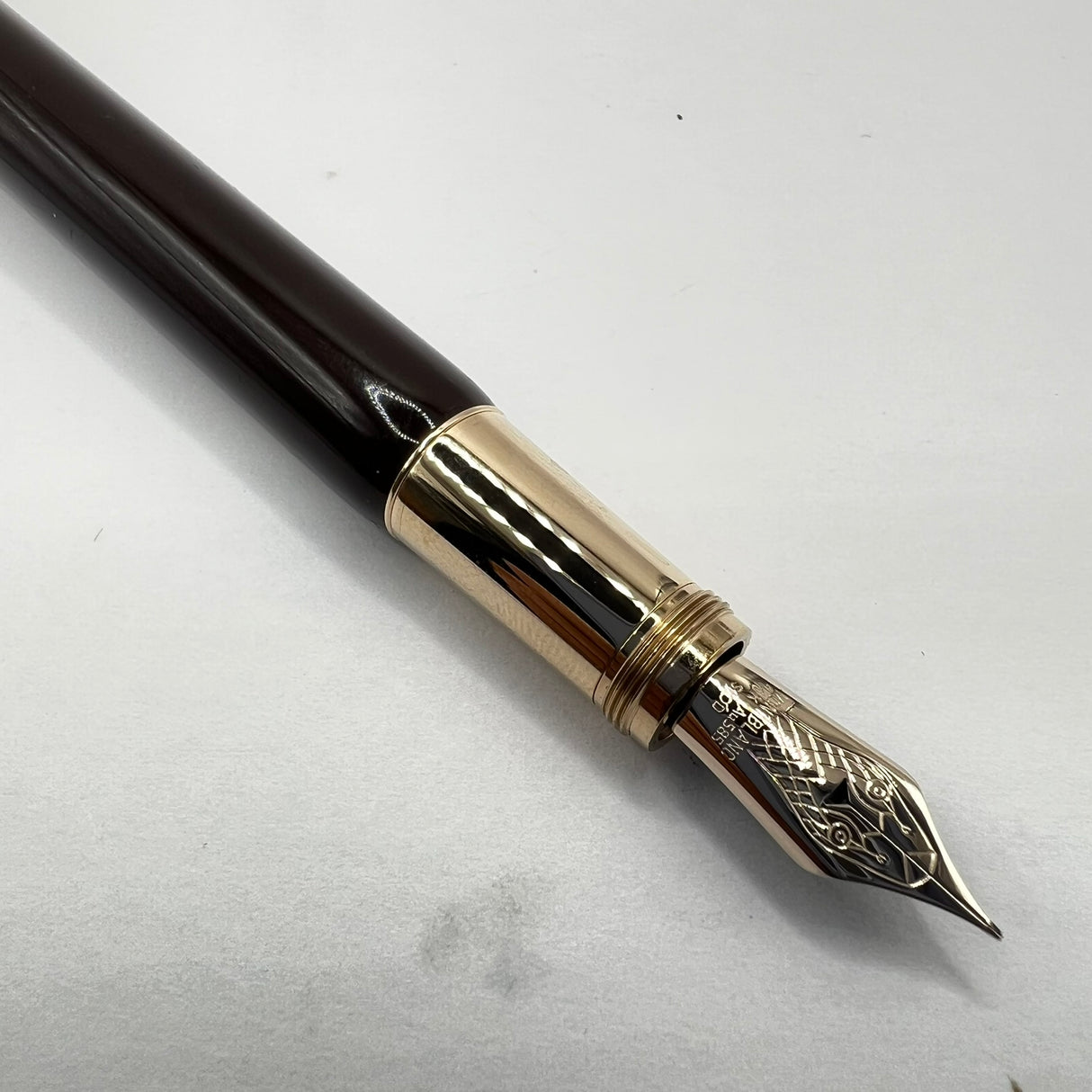 Montblanc Heritage Rouge Et Noir Tropic Brown Fountain Pen - Fine 14kt Gold Nib