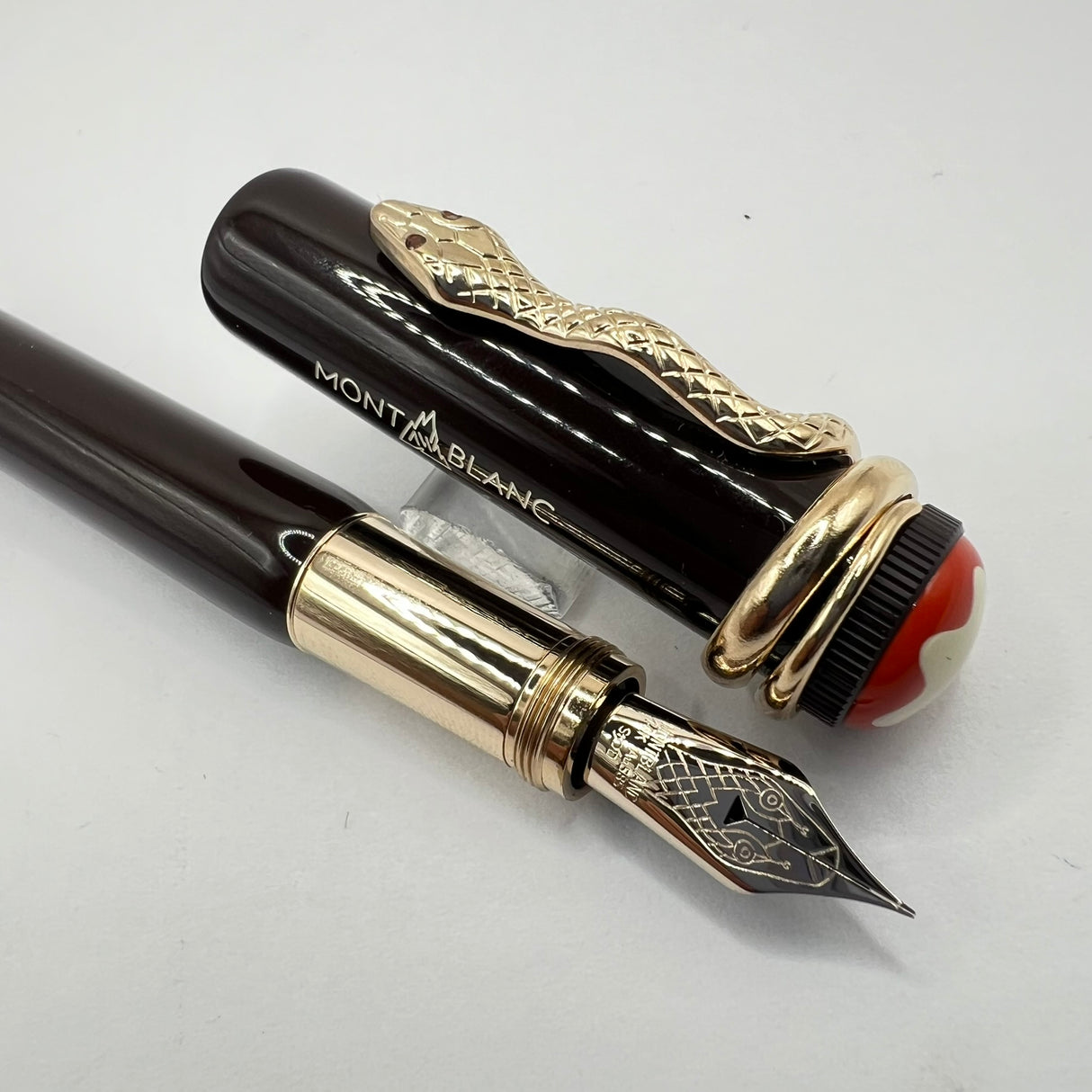 Montblanc Heritage Rouge Et Noir Tropic Brown Fountain Pen - Fine 14kt Gold Nib