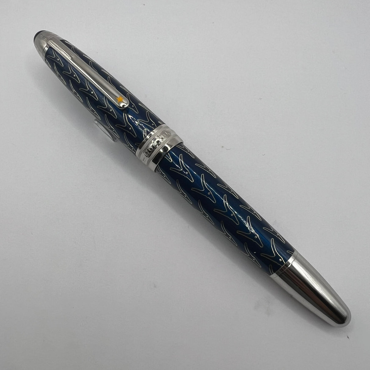 Montblanc Meisterstuck LeGrand Solitaire Special Edition Le Petit Prince & Fox Fountain Pen - Fine 18kt Gold Nib