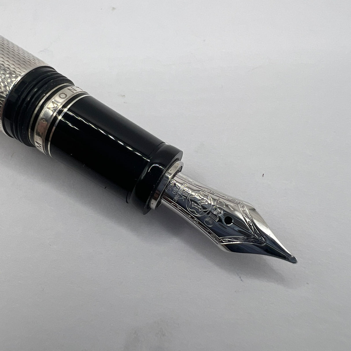 Montblanc Boheme Sterling Silver Barleycorn Retractable Nib Fountain Pen - Medium 18kt Gold Nib