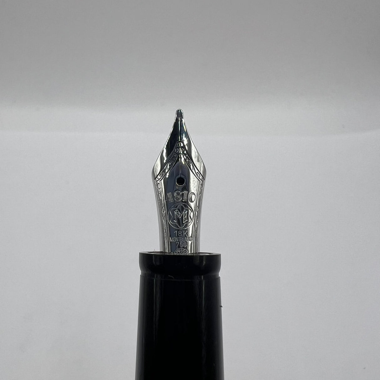 Montblanc Boheme Sterling Silver Barleycorn Retractable Nib Fountain Pen - Medium 18kt Gold Nib