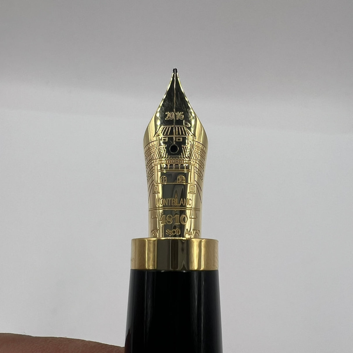 Montblanc William Shakespeare Writer Series Limited Edition Fountain Pen - Fine 18kt Gold Nib