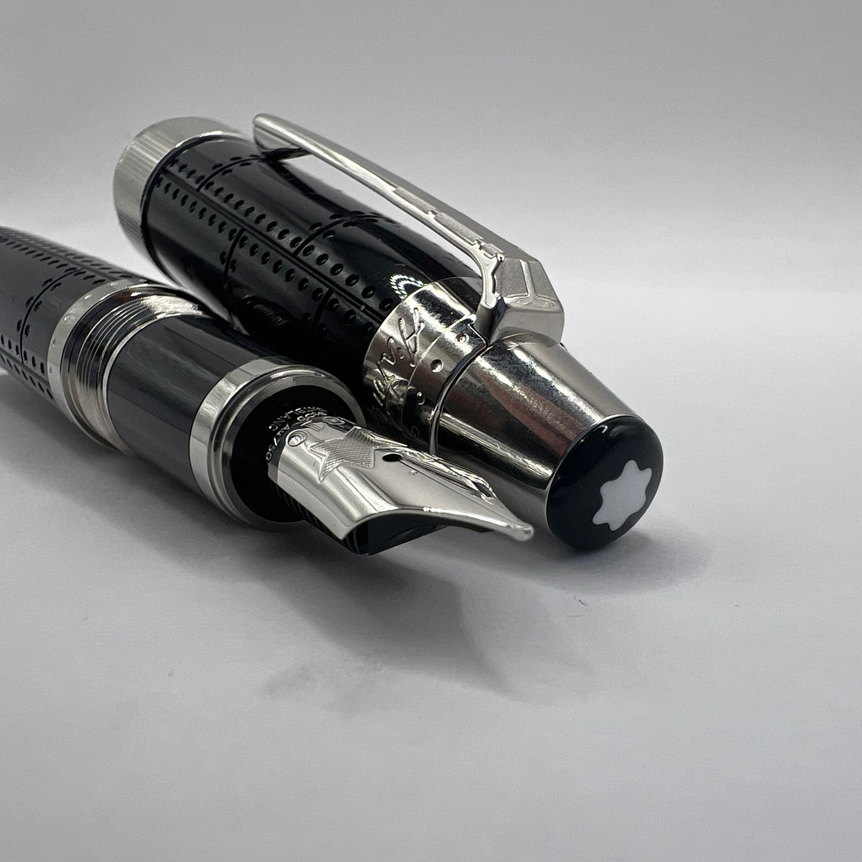Montblanc Antoine de Saint Exupery Writer Series Limited Edition Fountain Pen - Fine 18kt Gold Nib