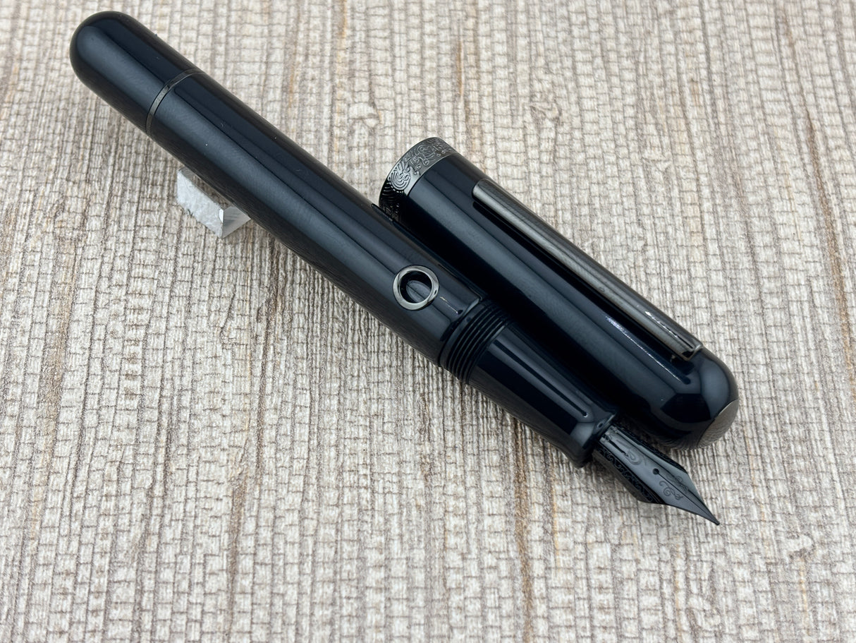 Nahvalur Nautilus Cephalopod Black Finish - Fountain Pen