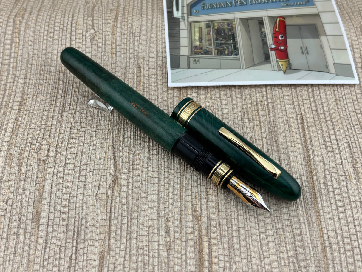 Omas AM 87 Briarwood Green Mint Fountain Pen - Medium 18kt Gold Nib