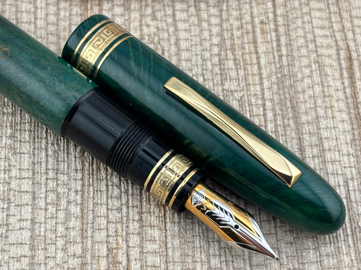 Omas AM 87 Briarwood Green Mint Fountain Pen - Medium 18kt Gold Nib