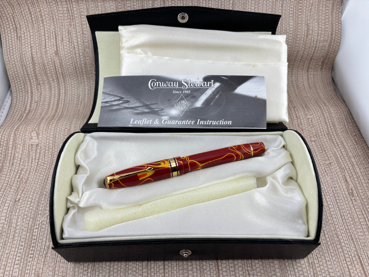 Conway Stewart Model "100" Yellow Swirl Fountain Pen - Medium Italic 18kt Gold Factory Nib (Circa 2005)