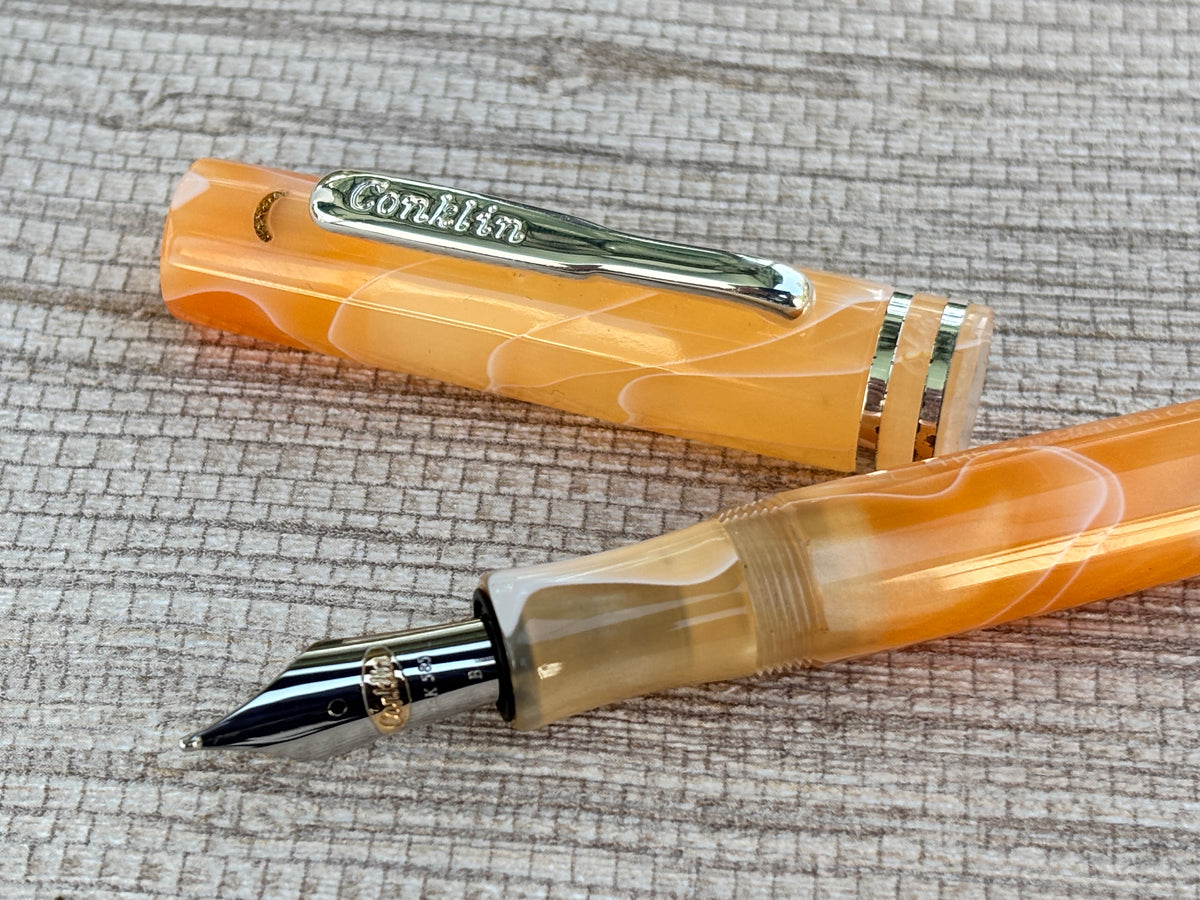 Jimmy's Pick - Conklin Ohio Peach and Cream Gold Nib 14k 585 Broad - Fountain Pen