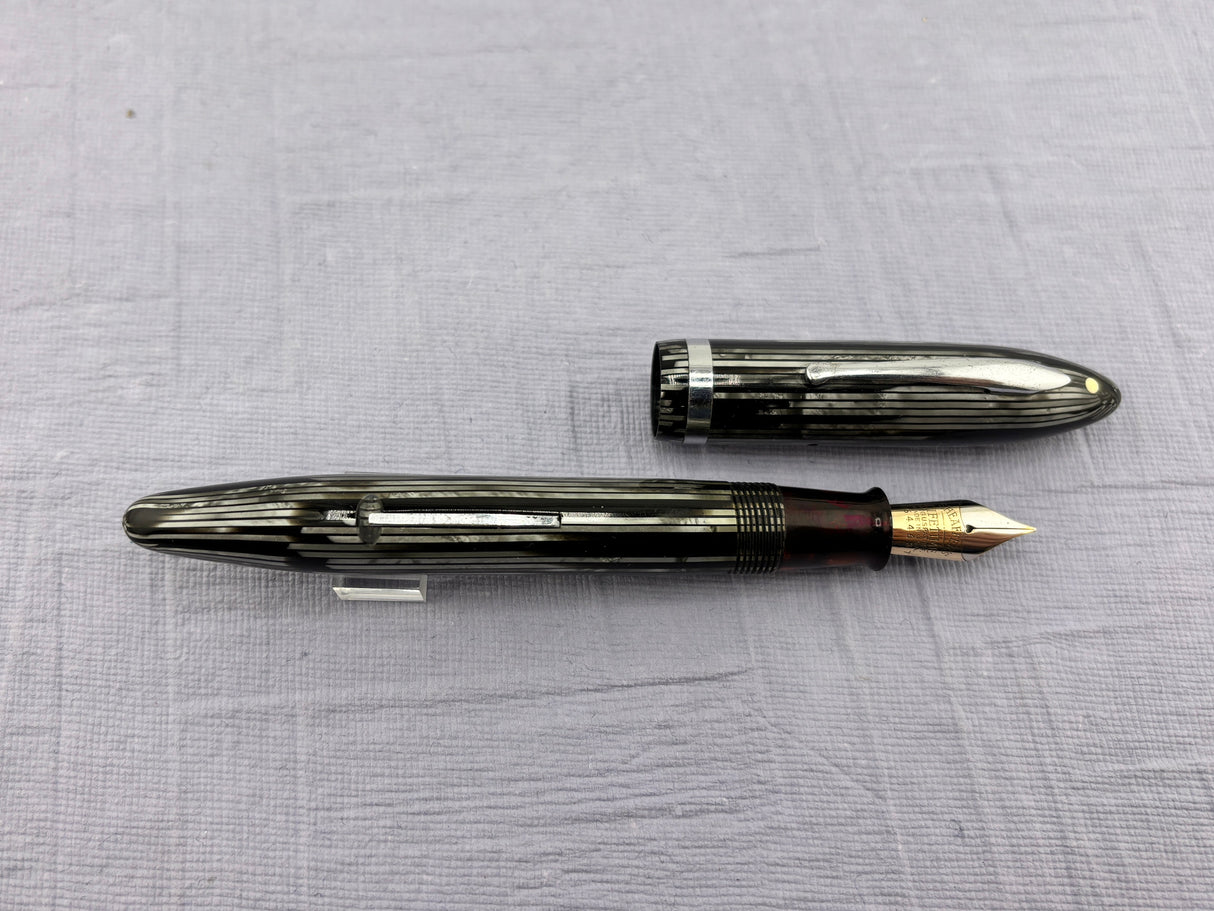 Sheaffer Balance Lifetime Oversize Grey Striped