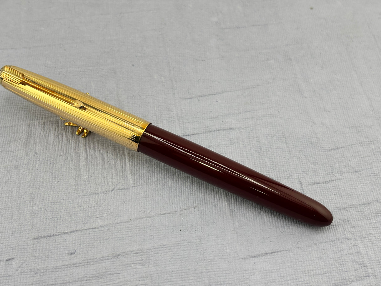 Parker 51 Burgundy 12CT Rolled gold cap - New old stock condition !