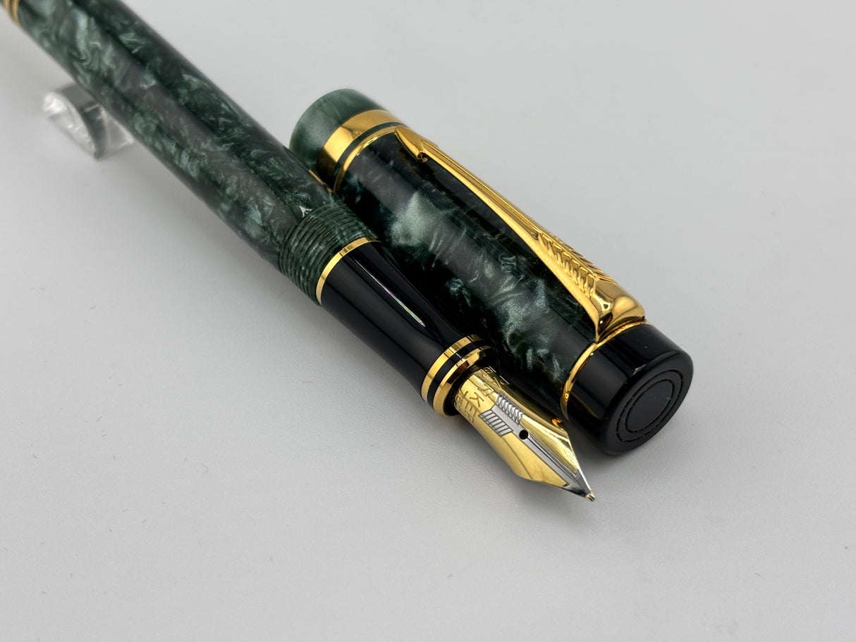 Parker International Duofold Green Marble Fountain Pen - Fine 18kt Gold Nib
