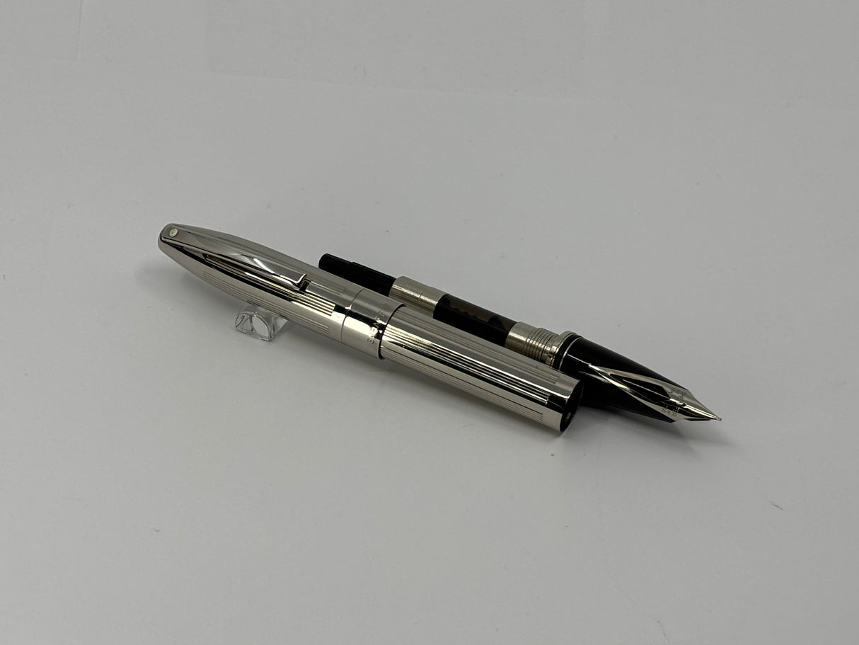 Sheaffer Legacy II Fountain Pen - Platinum-Plated Etched Vertical Line Design - Fine 18kt Gold Nib