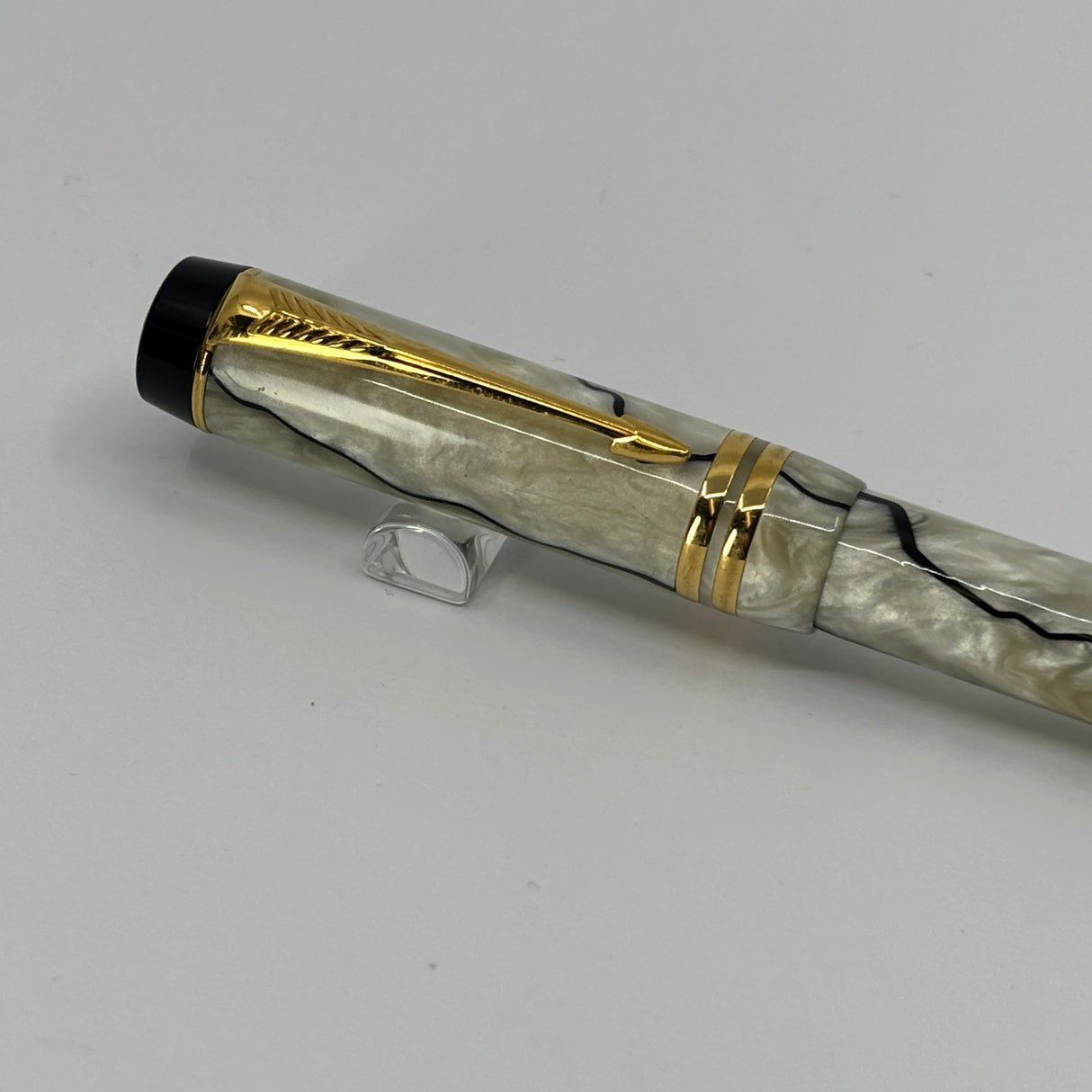 Parker Duofold International (Standard Size) Pearl & Black Fountain Pen - Broad 18kt Gold Nib