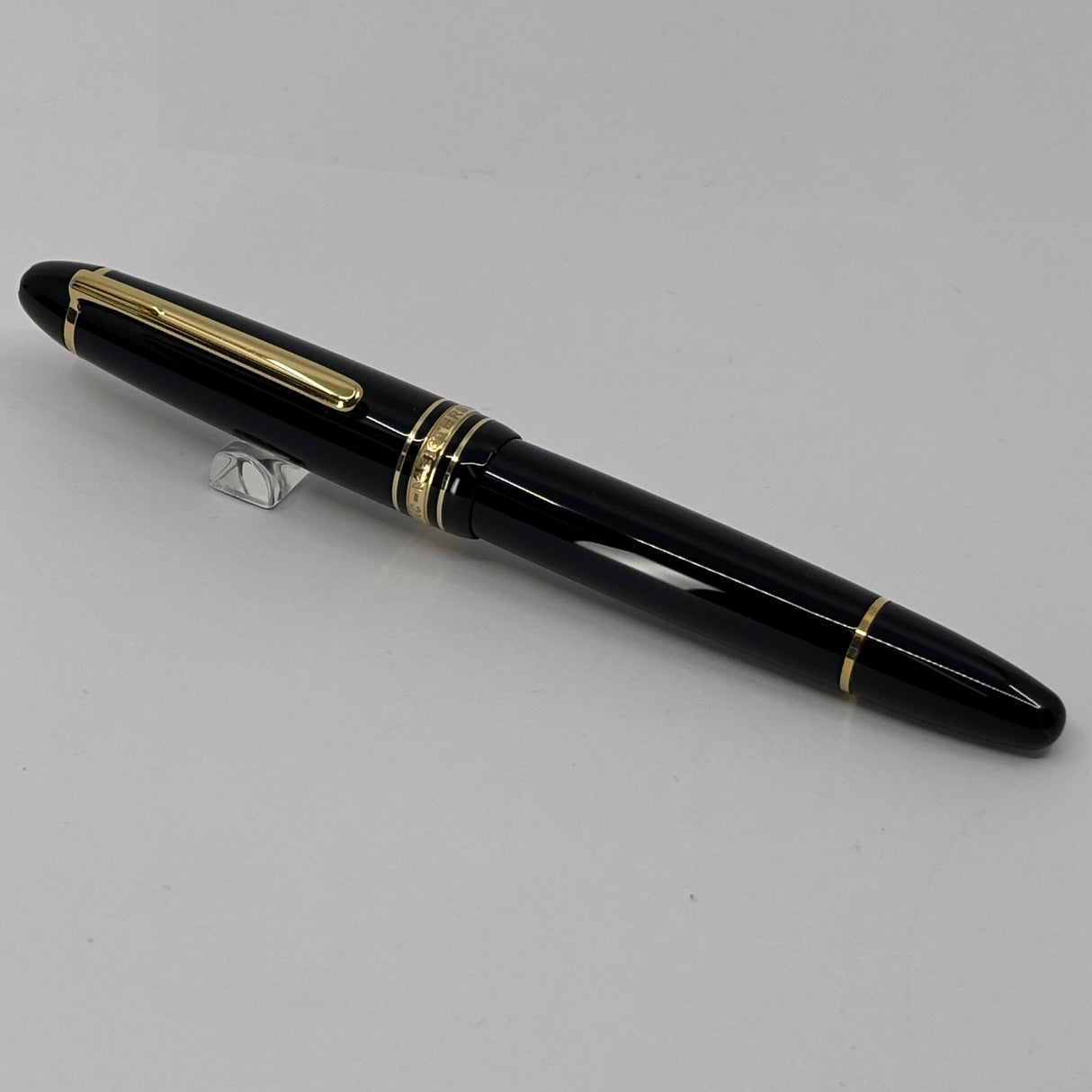 Montblanc #146 Black Resin LeGrand Meisterstuck Fountain Pen - Fine 18kt Gold Nib (Generally Sold with 14kt Nib)